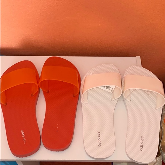 Old Navy Slides - Picture 5 of 5